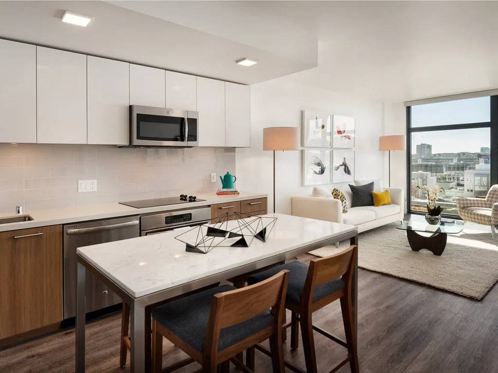 923 Folsom photo 2
